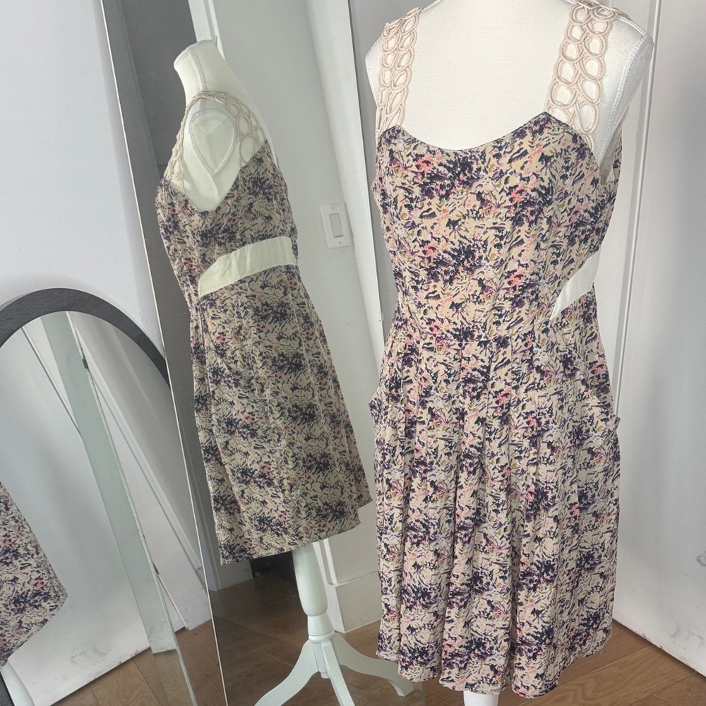 Abstract Colorful Mini 🚨BOGO 50% OFF - Janet Paris Dress -NWT - Sz Med